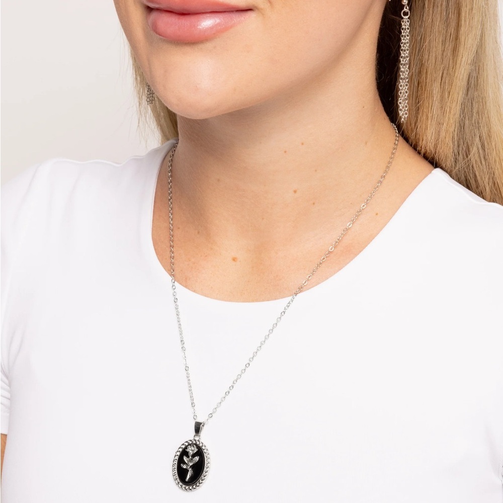 Paparazzi Silver and Black Oval Pendant Necklace
